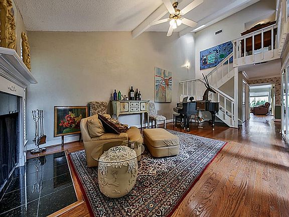 4th image of 11632 Village Place Dr #323