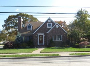 399 Emerson Pl, Valley Stream, NY 11580