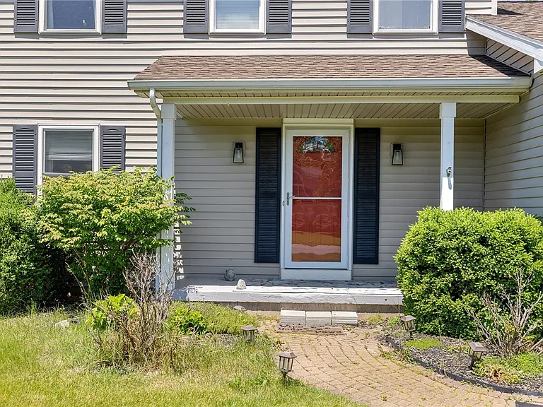 40 Alverstone Way — Photo 5