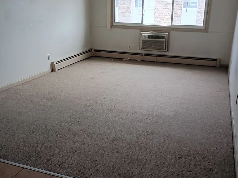 Sation Hills Apartments in Kenosha, WI — Photo 11
