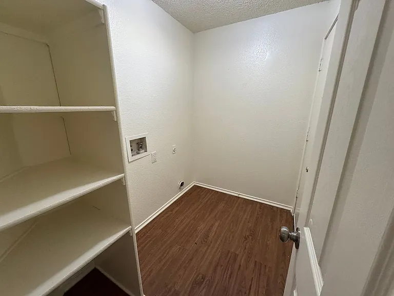 4024 Periwinkle Dr — Photo 13