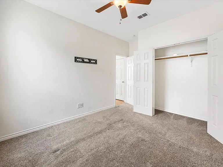 7704 Labrador Dr — Photo 25