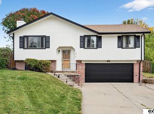 13518 Washington Cir, Omaha, NE 68137