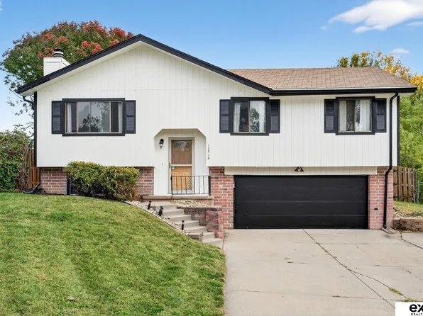 13518 Washington Cir, Omaha, NE 68137