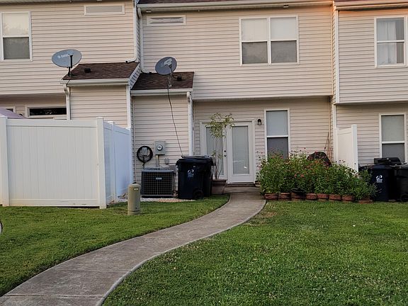 4th image of 9370 Greenheather Dr