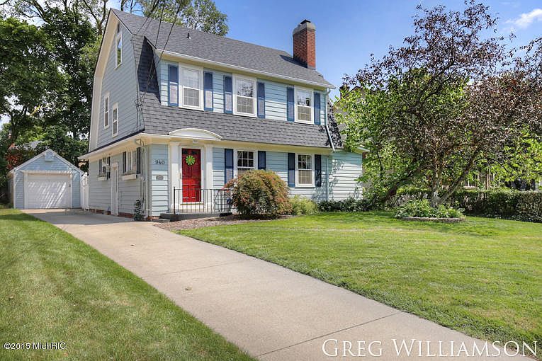 1st image of 940 Orchard Ave SE