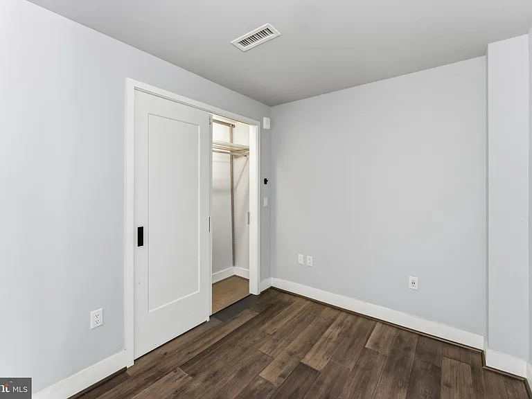 1300 4th St SE #902 — Photo 9