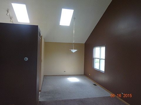 3rd image of 4036 Lakeview Dr