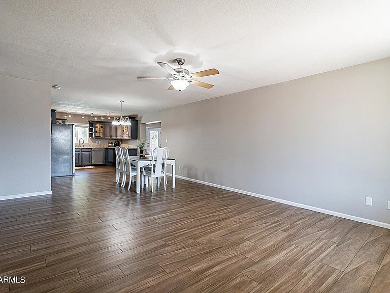 4414 W Altadena Ave — Photo 3