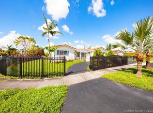 1822 SW 99th Pl, Miami, FL 33165