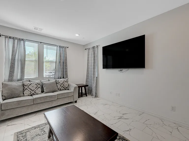 293 Mount Langley St #B — Photo 7