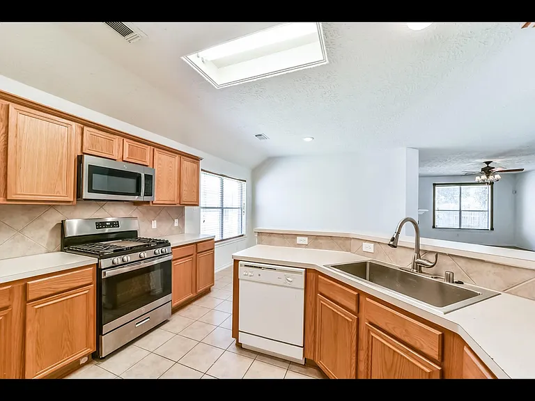22868 Lantern Hills Dr — Photo 7