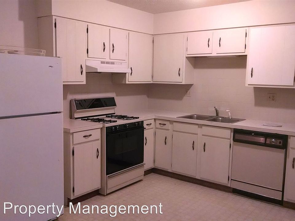 2nd image of 2204 Rainbow Ave APT 11
