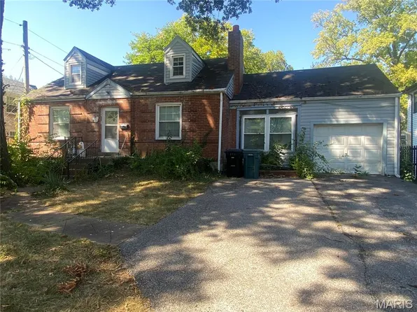 703 S Geyer Rd, Saint Louis, MO 63122