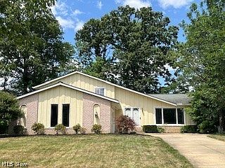 1st image of 33043 Cromwell Dr