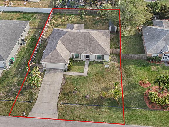 2nd image of 654 SW Backert Avenue