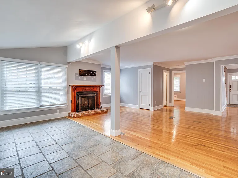 712 Freeman St — Photo 10