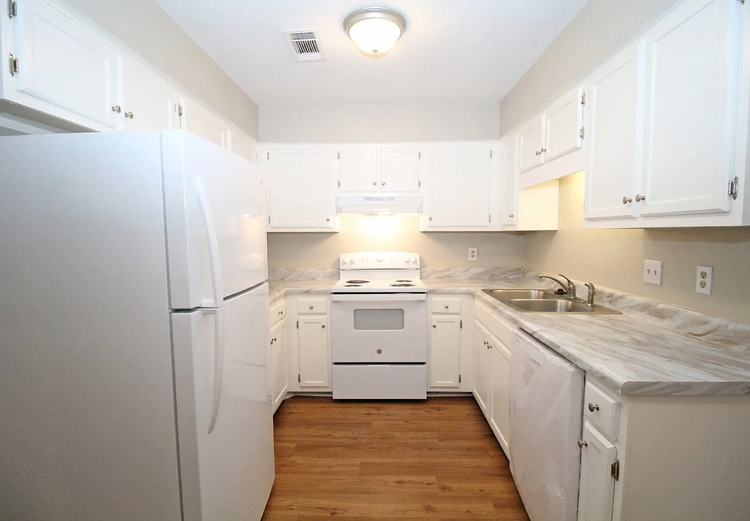 2 bed, 1.5 bath, 1046 sqft, $1,175 — Photo 4