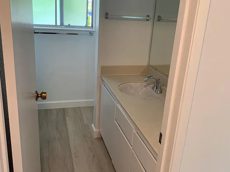 170 Roundtree Blvd — Photo 10