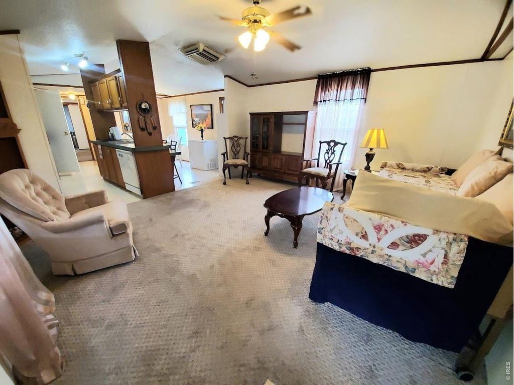 221 W 57th St #37A