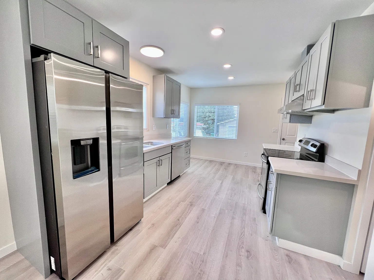 4 bed, 1290 sqft, $3,200 — Photo 3
