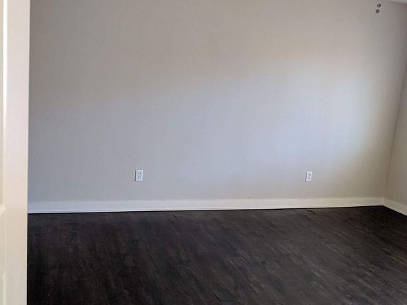 5th image of 1903 Townesouth Cir #B