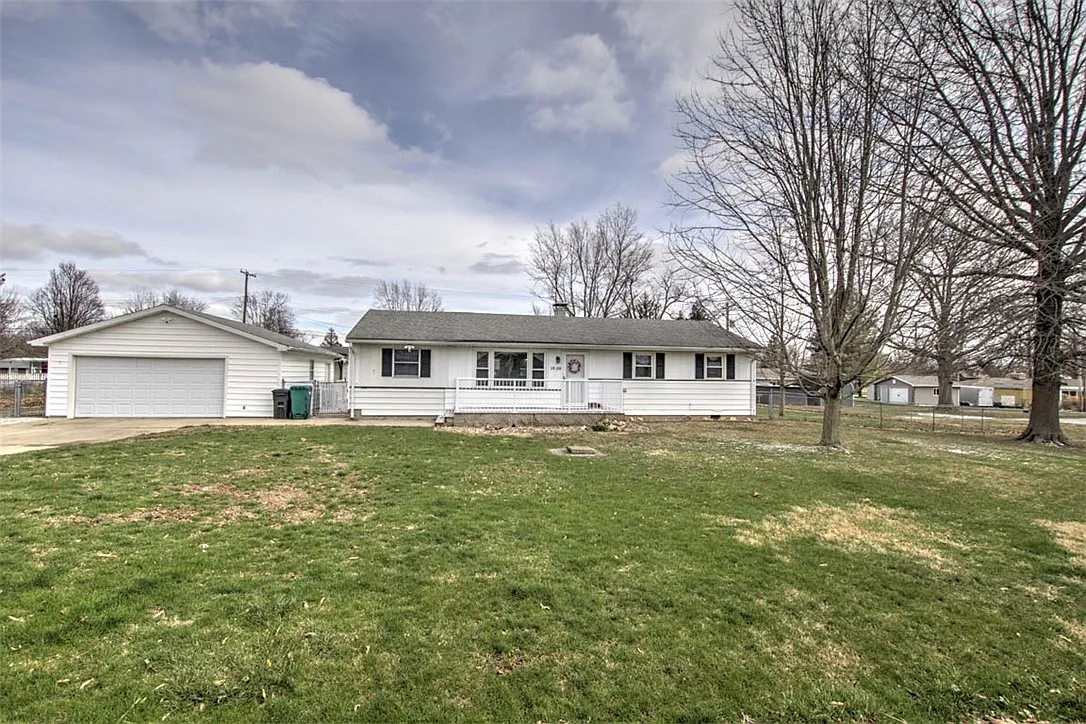 1928 S Westgate Dr photo 1