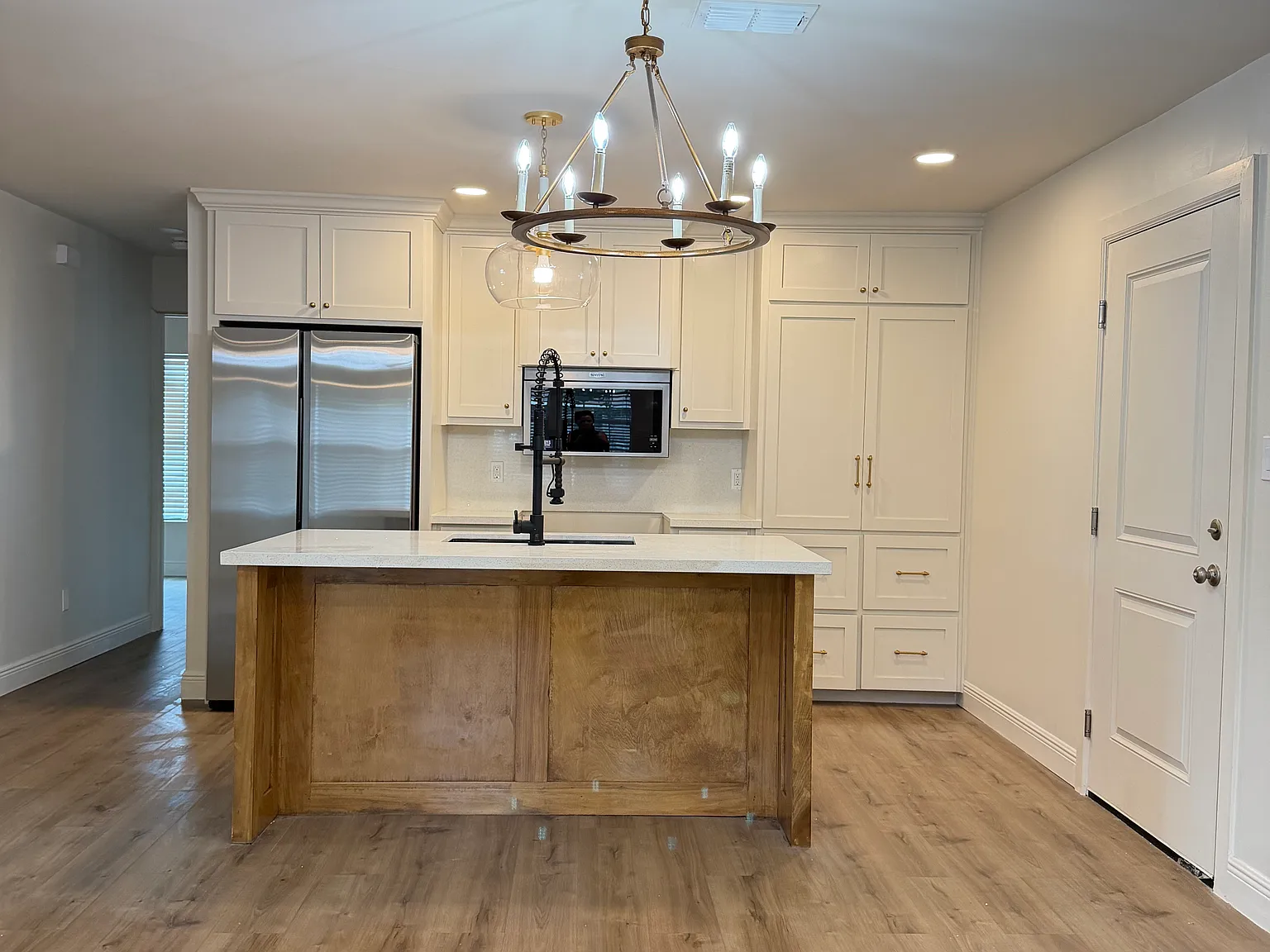 3 bed, 1176 sqft, $1,350 — Photo 3