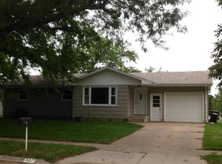 307 S Dobson St, Mitchell, SD 57301