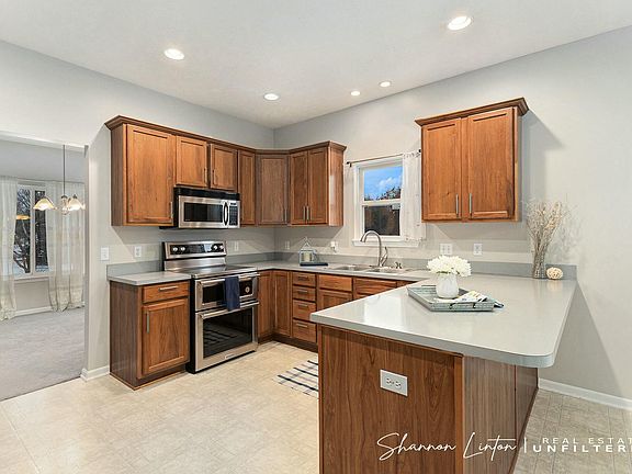 2nd image of 1950 Sunplace