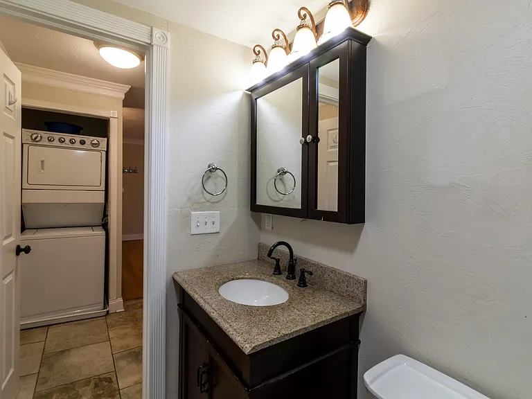 5910 Bryant St — Photo 7