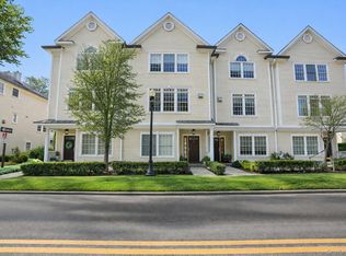 11 Station Pl UNIT 9, Millwood, NY 10546