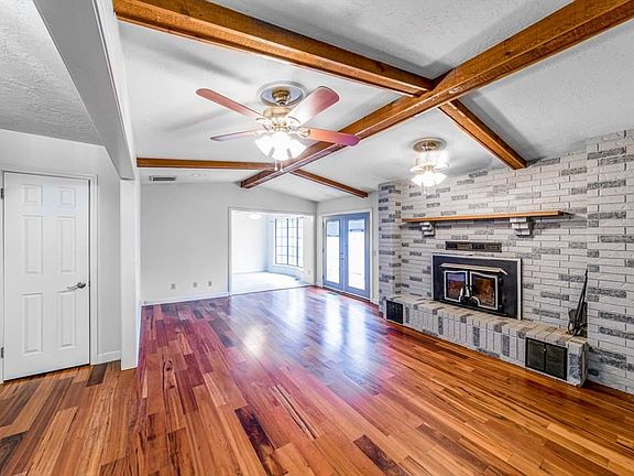5th image of 3923 Westbrook Dr