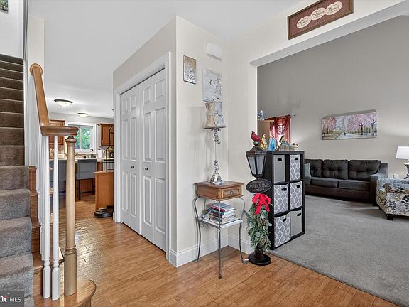 5th image of 445 Old Stone Way