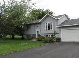 831 Eulaine Cir, Hammond, WI 54015