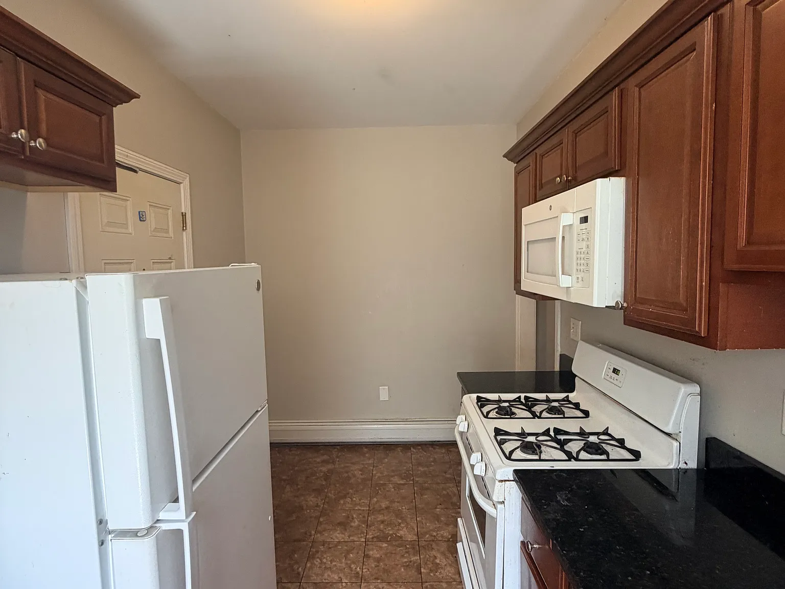 2 bed, $1,475 — Photo 2