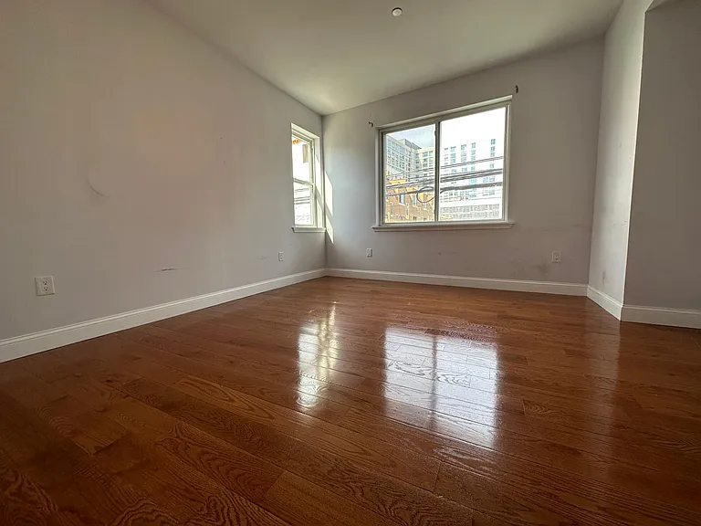 636 N 13th St #3 — Photo 12