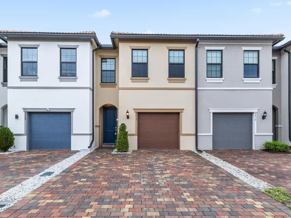 8612 Escue St, Lake Worth, FL 33467