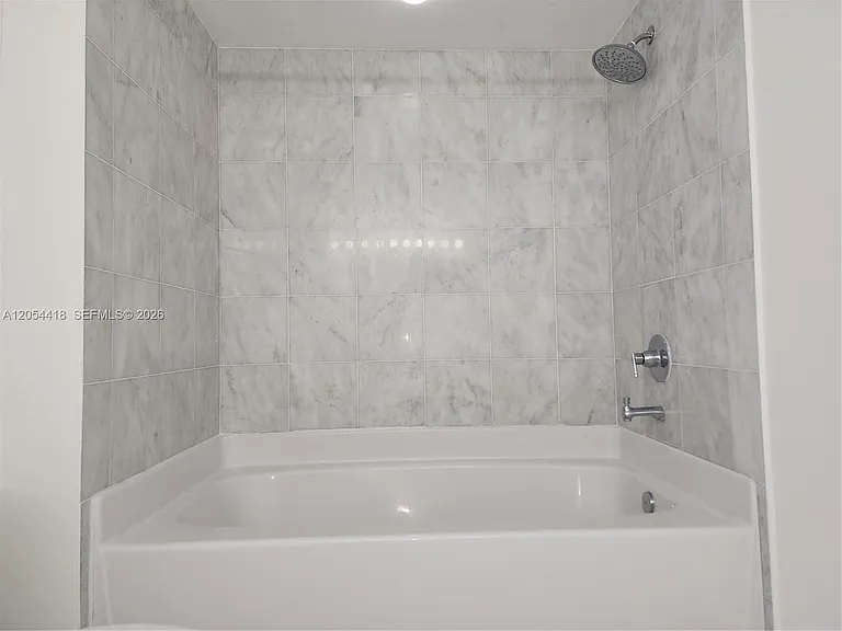 601 NE 36th St #3210 — Photo 16