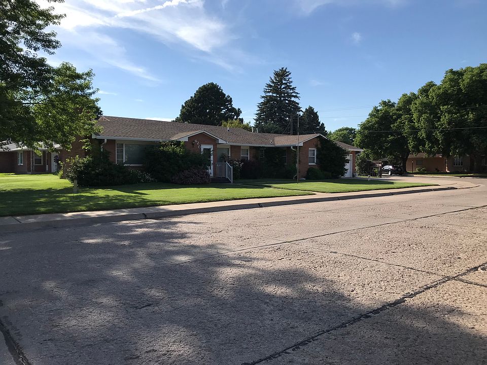 1st image of 420 W Circle Dr