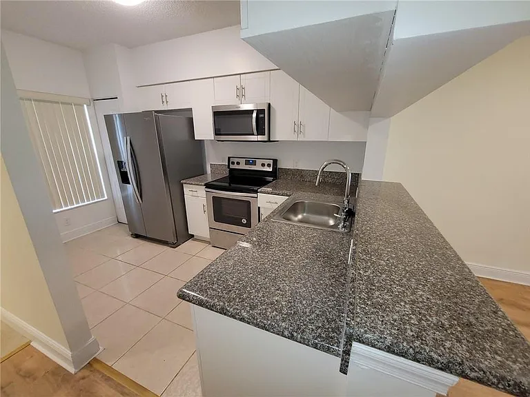 78 Simonton Cir — Photo 8