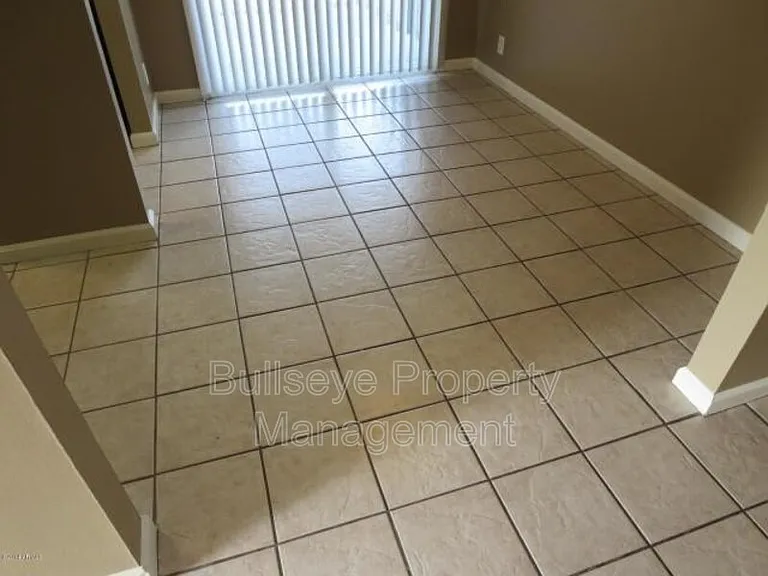 1901 S Farmer Ave #1901 — Photo 9