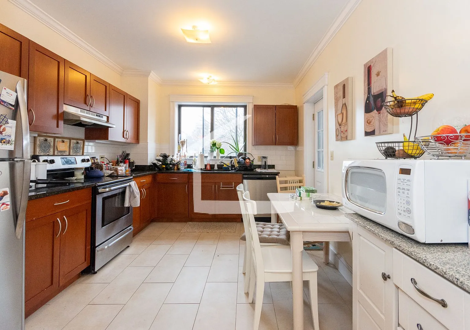 Huge, updated 4 bed in a prime spot in Allston. — Photo 1
