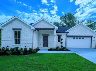 304 N 2nd St, Crandall, TX 75114