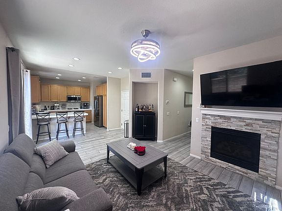 5th image of 24526 Montevista Cir