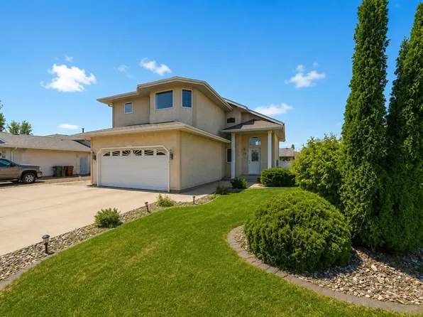 24 W Elliott Dr, Camrose, AB T4V 4V6