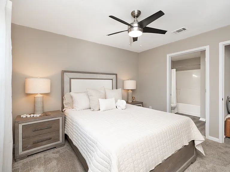 Riverwood Apartments — Photo 10