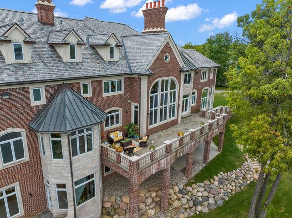 10399 Lakeshore Dr E, Goodrich, MI 48438