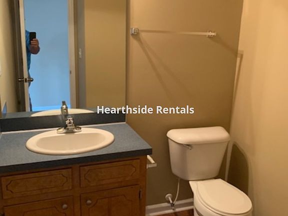 4th image of 3821 F6 E Vancroft Cir