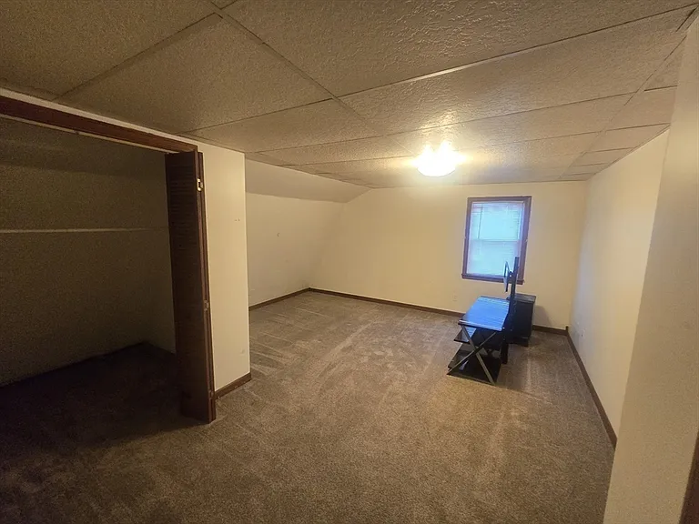 28 Chestnut Hill Rd — Photo 16